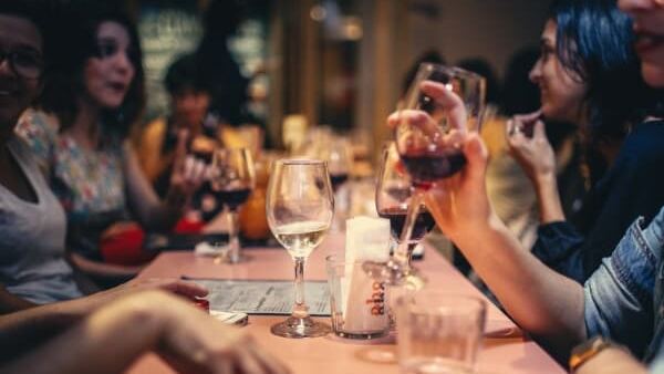 Stage à Montréal : le top 5 des meilleurs bars étudiants