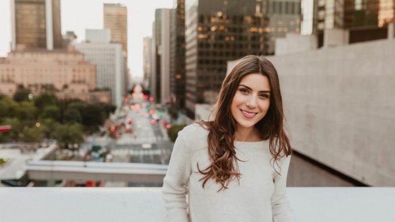 Stage dans l’industrie de la mode au Canada : comment s’inspirer des tendances canadiennes pour se démarquer dans l’industrie de la mode